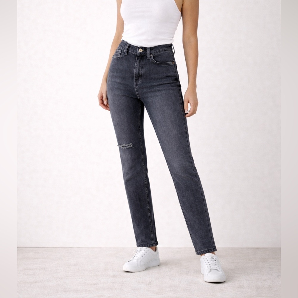 Vibrant M.i.u Faded Black High Rise Mom Jeans